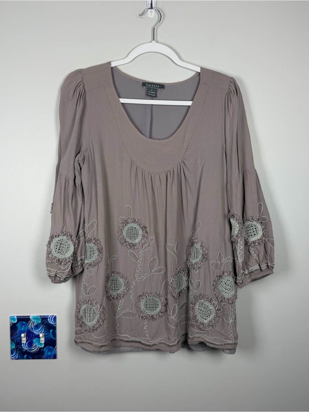 Gracia Muted Gray Rayon Daisy Floral Embroidered Crochet Artsy Top Blouse Medium